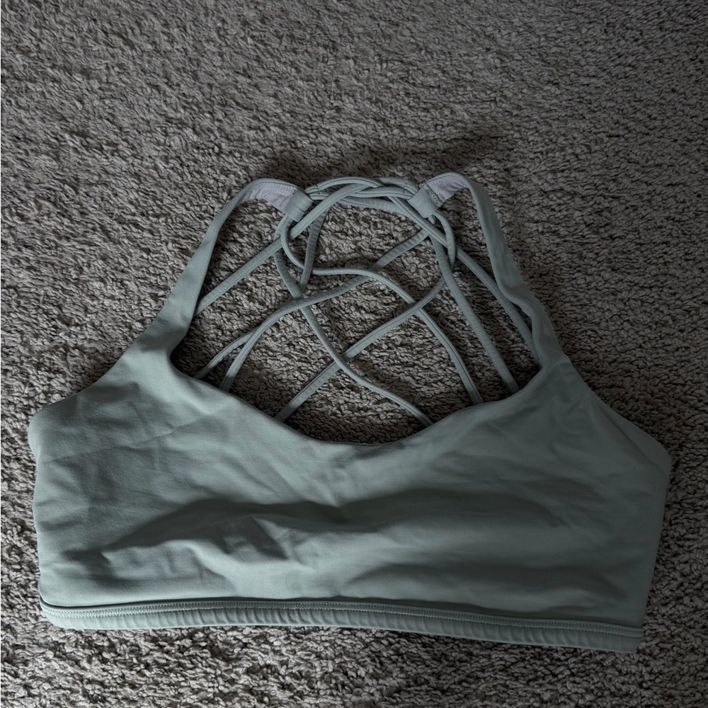 Lululemon Strappy Back Sports Bra - Green size 6